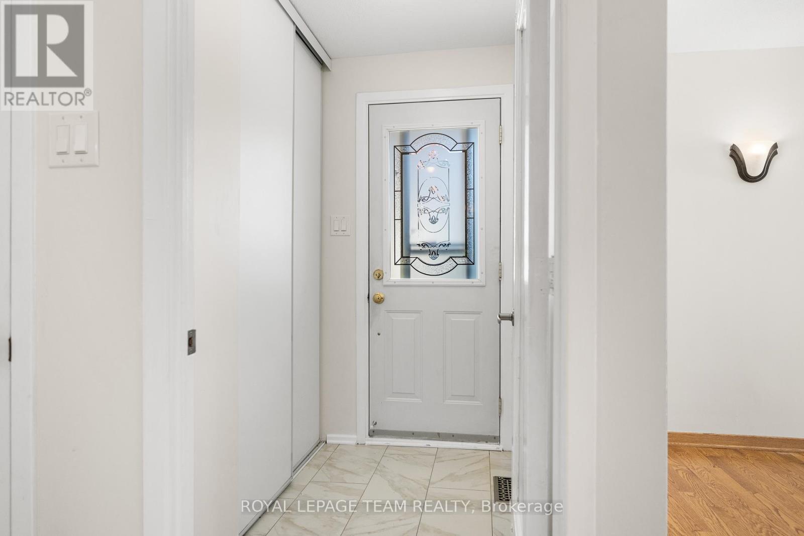 47 Kidgrove Gardens, Ottawa, Ontario  K2G 3W7 - Photo 3 - X12476510