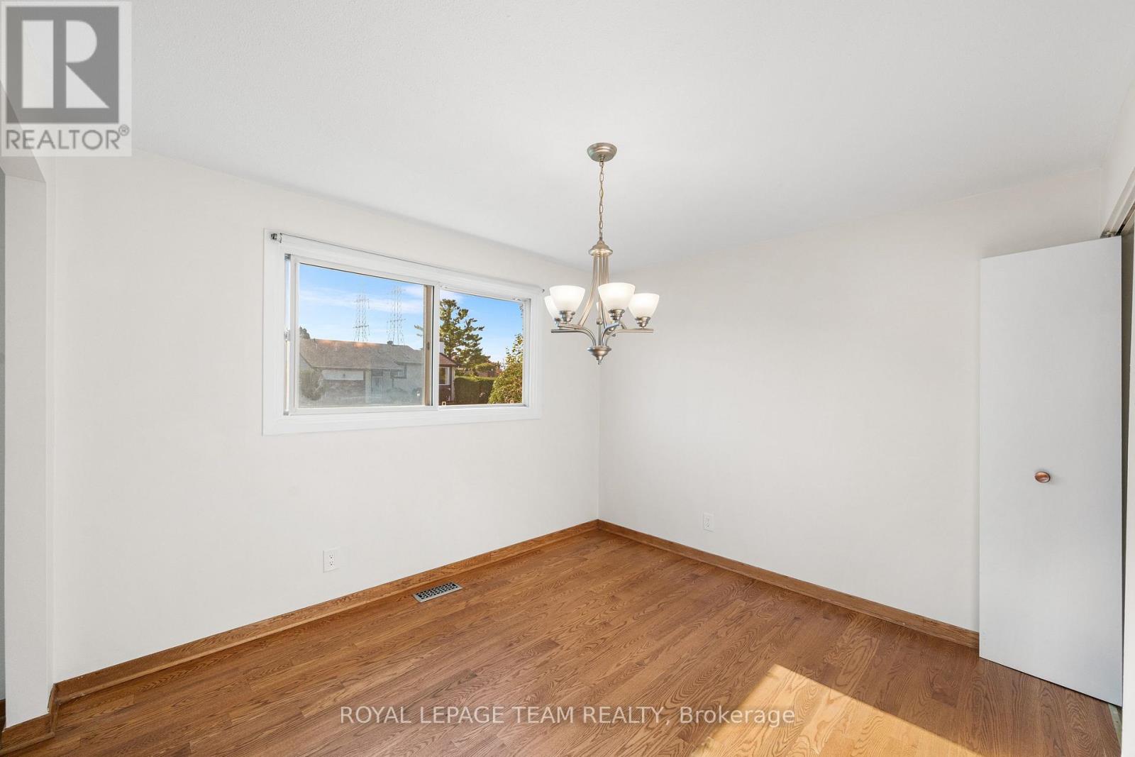 47 Kidgrove Gardens, Ottawa, Ontario  K2G 3W7 - Photo 8 - X12476510