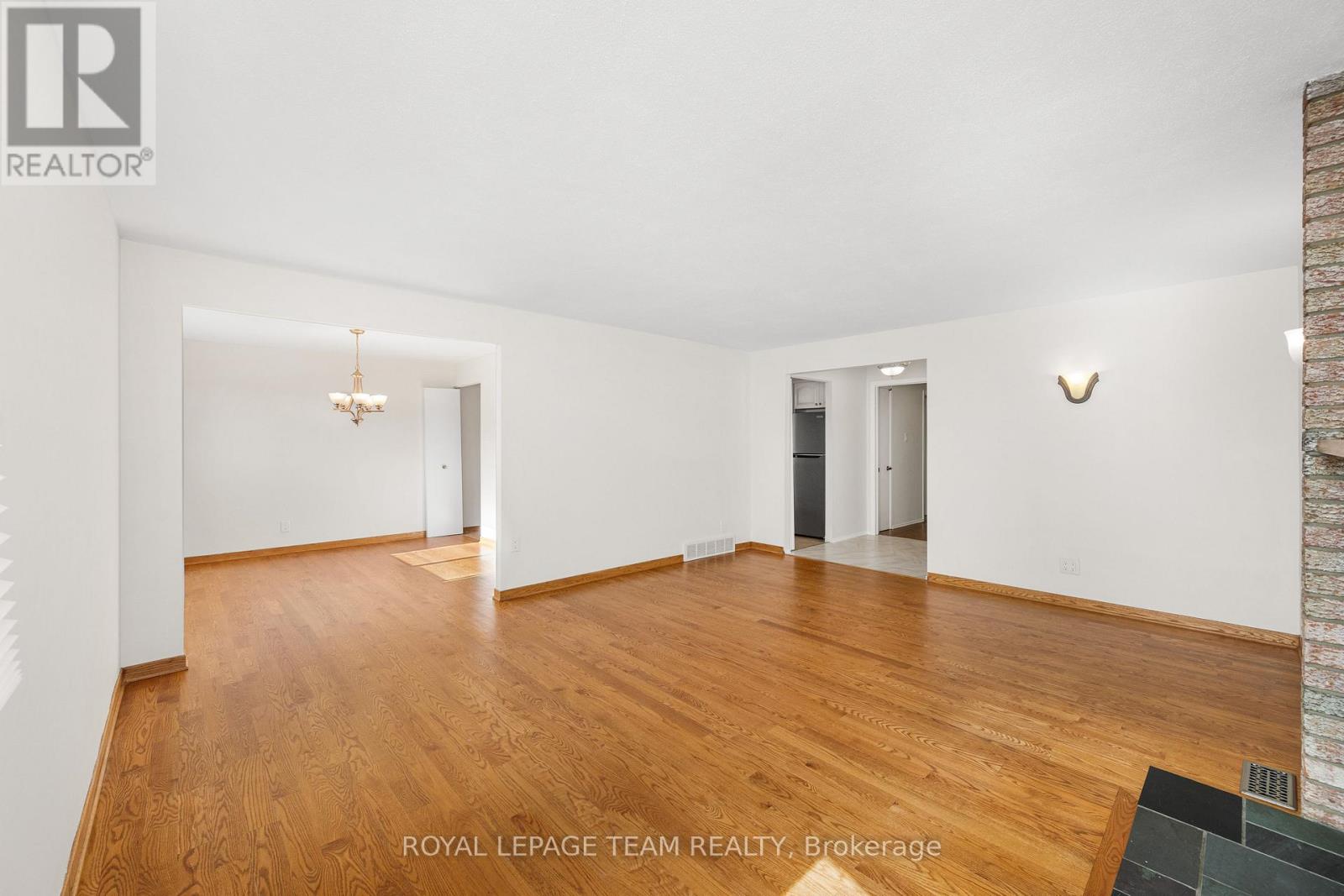 47 Kidgrove Gardens, Ottawa, Ontario  K2G 3W7 - Photo 6 - X12476510