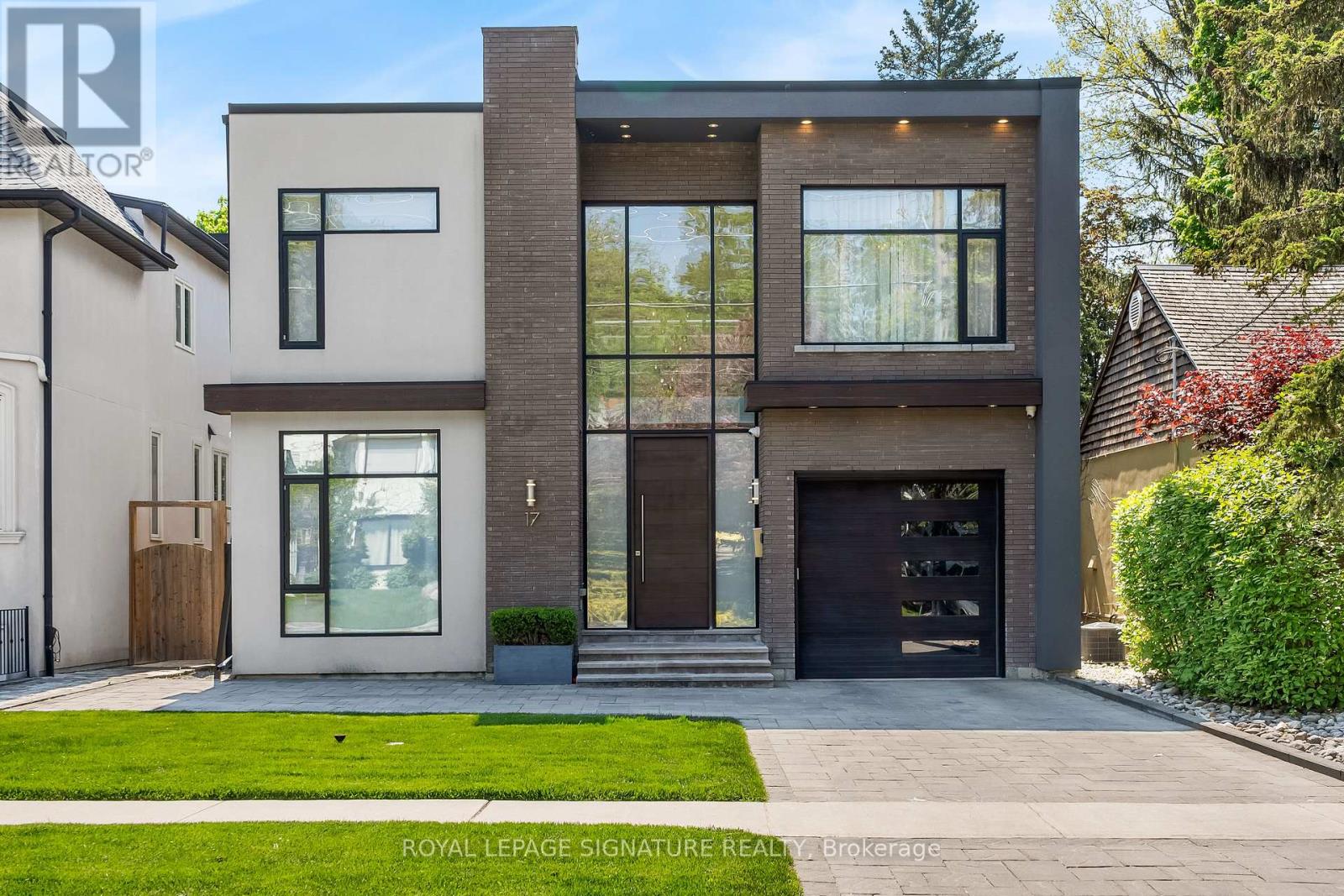 17 Nesbitt Drive, Toronto, Ontario  M4W 2G2 - Photo 1 - C12677234