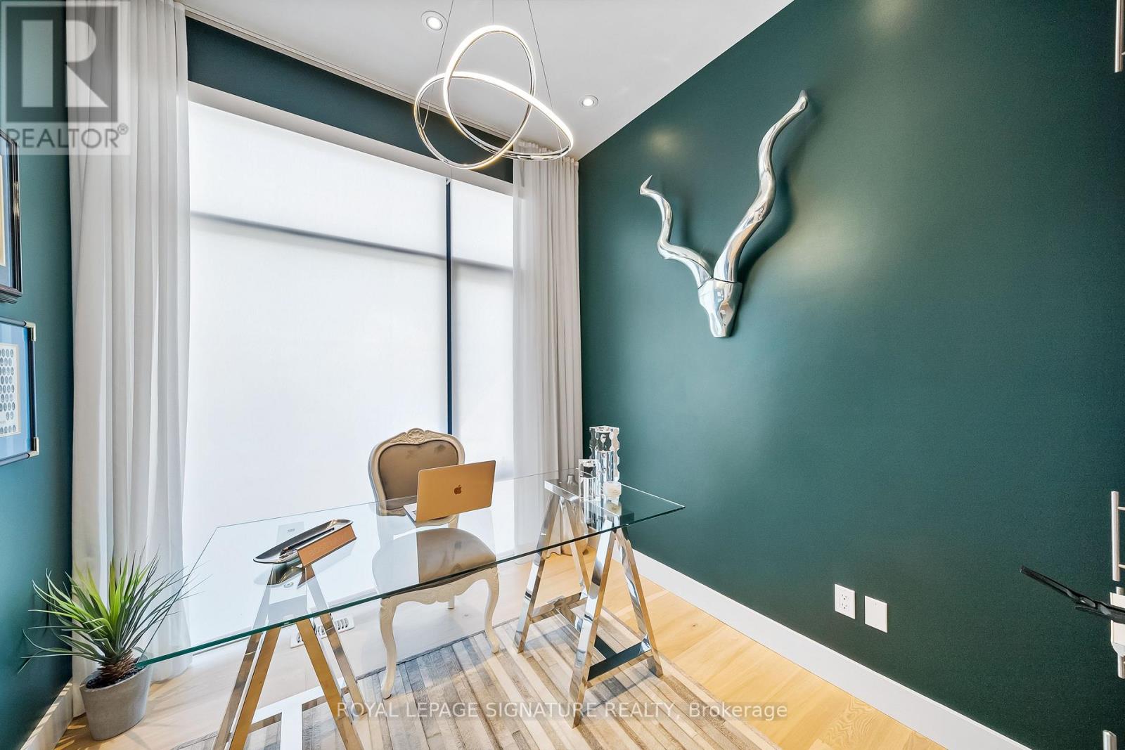 17 Nesbitt Drive, Toronto, Ontario  M4W 2G2 - Photo 10 - C12677234