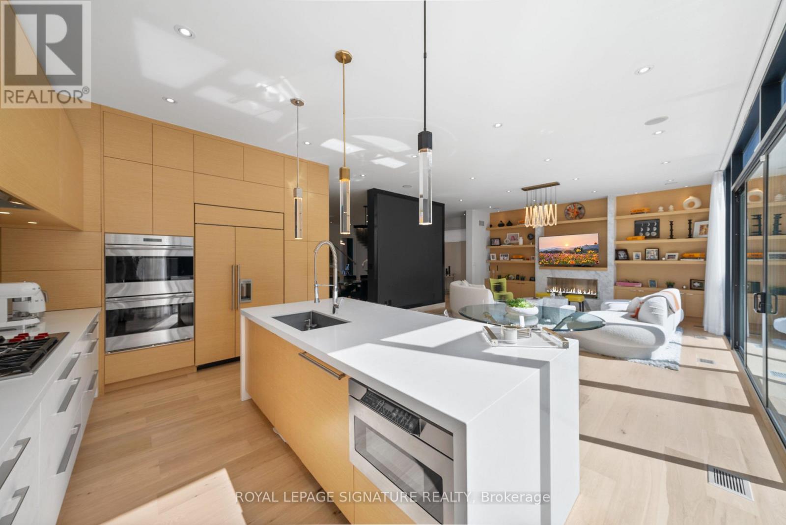 17 Nesbitt Drive, Toronto, Ontario  M4W 2G2 - Photo 13 - C12677234