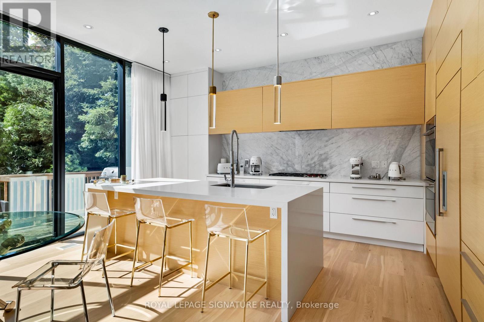 17 Nesbitt Drive, Toronto, Ontario  M4W 2G2 - Photo 16 - C12677234