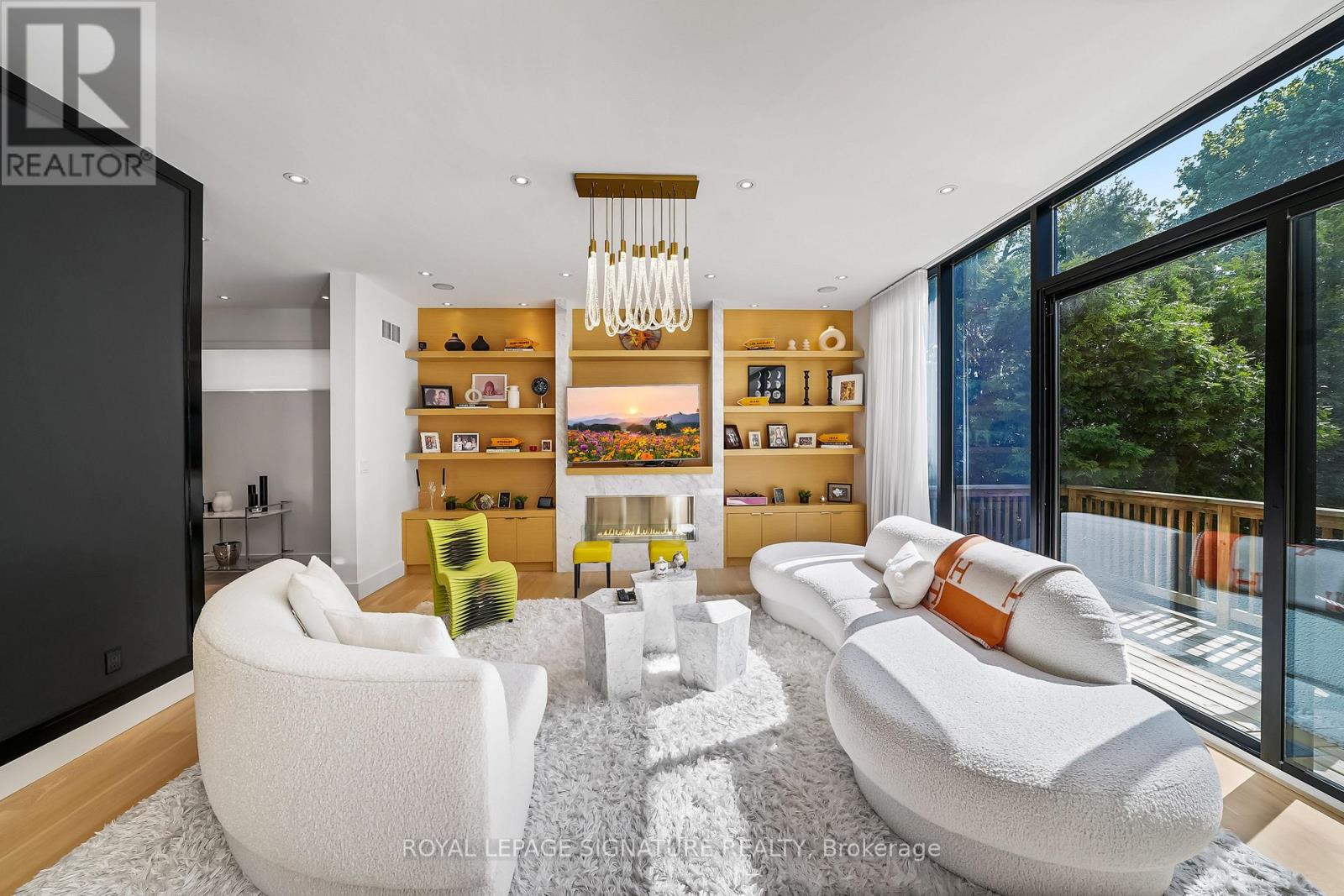 17 Nesbitt Drive, Toronto, Ontario  M4W 2G2 - Photo 17 - C12677234