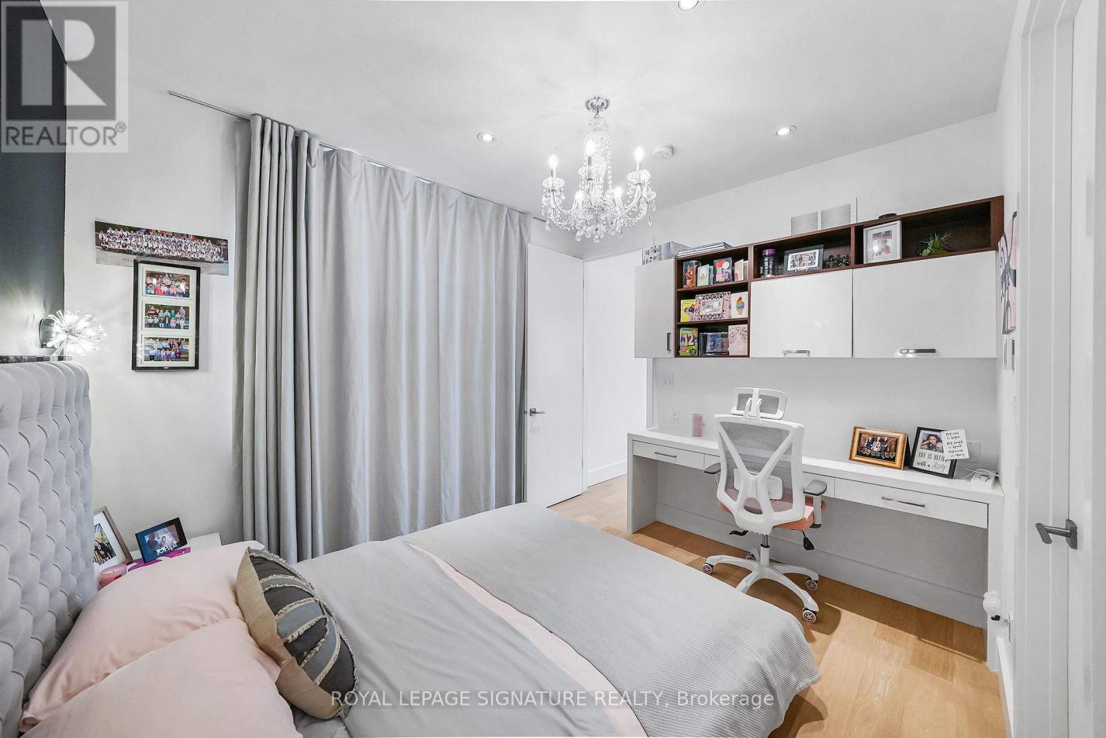 17 Nesbitt Drive, Toronto, Ontario  M4W 2G2 - Photo 18 - C12677234