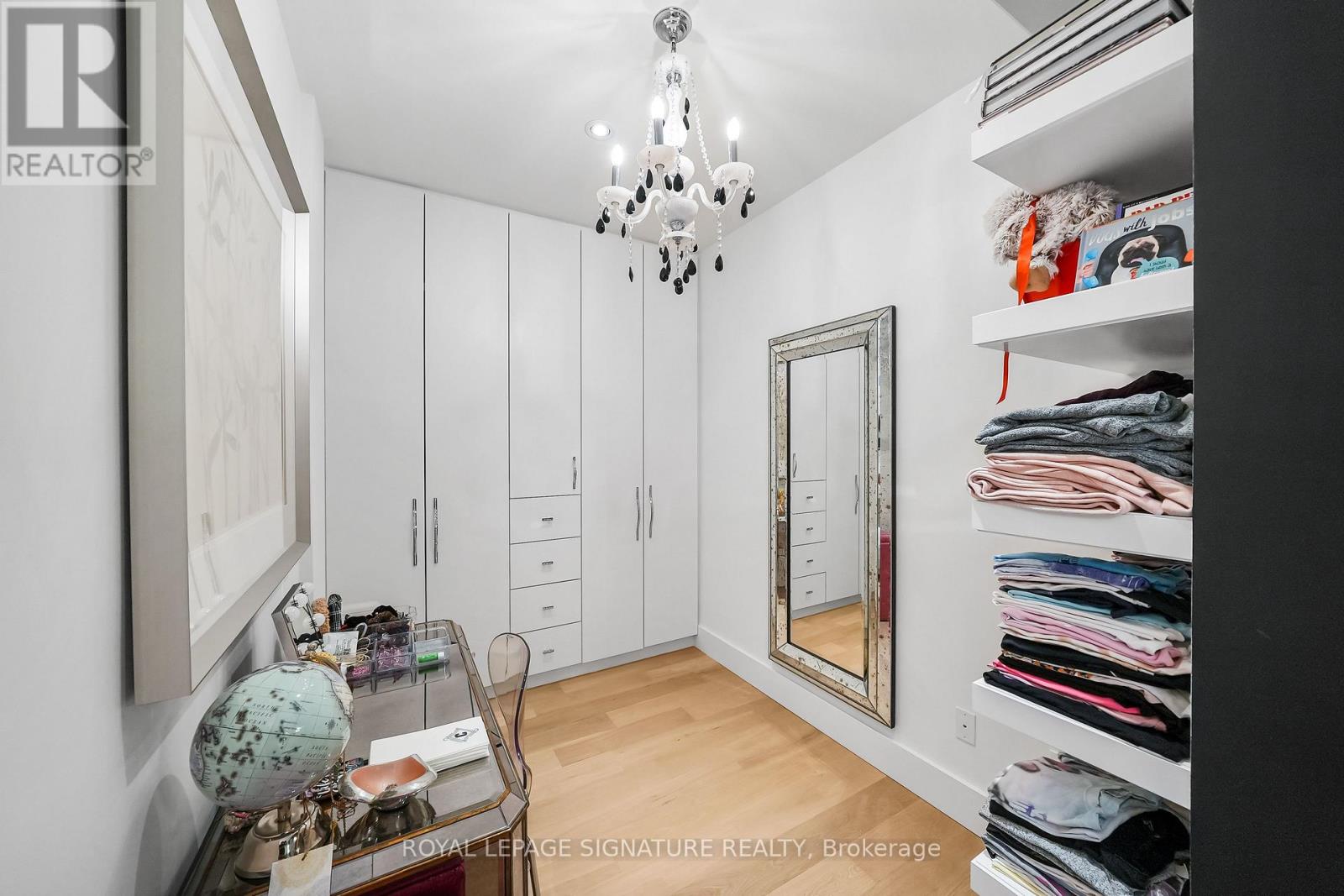 17 Nesbitt Drive, Toronto, Ontario  M4W 2G2 - Photo 19 - C12677234