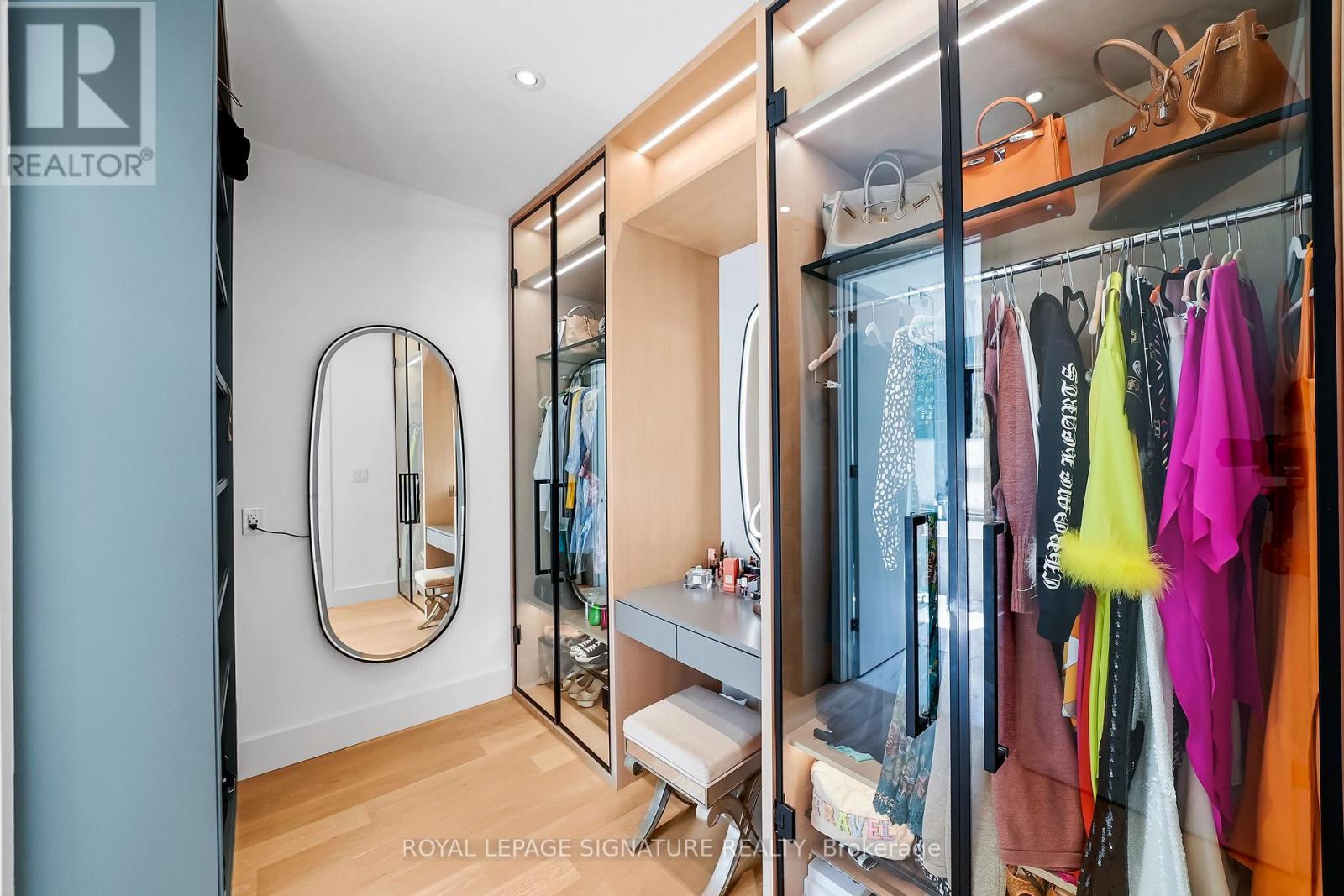 17 Nesbitt Drive, Toronto, Ontario  M4W 2G2 - Photo 25 - C12677234