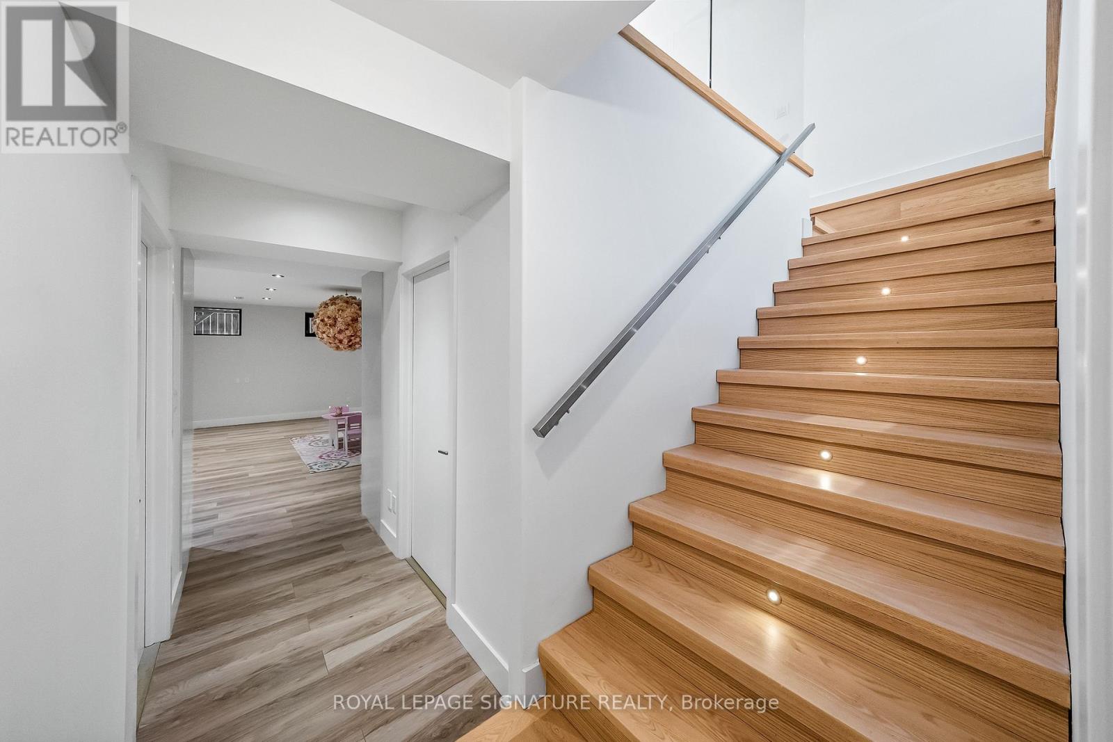 17 Nesbitt Drive, Toronto, Ontario  M4W 2G2 - Photo 27 - C12677234