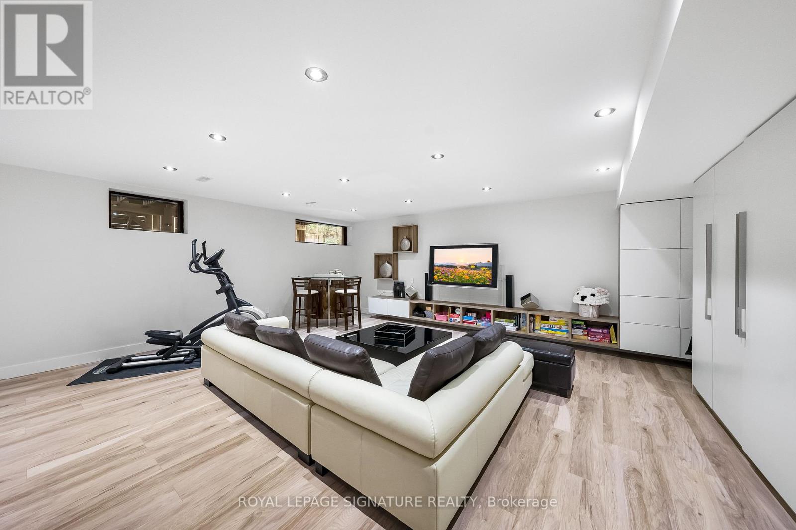 17 Nesbitt Drive, Toronto, Ontario  M4W 2G2 - Photo 31 - C12677234