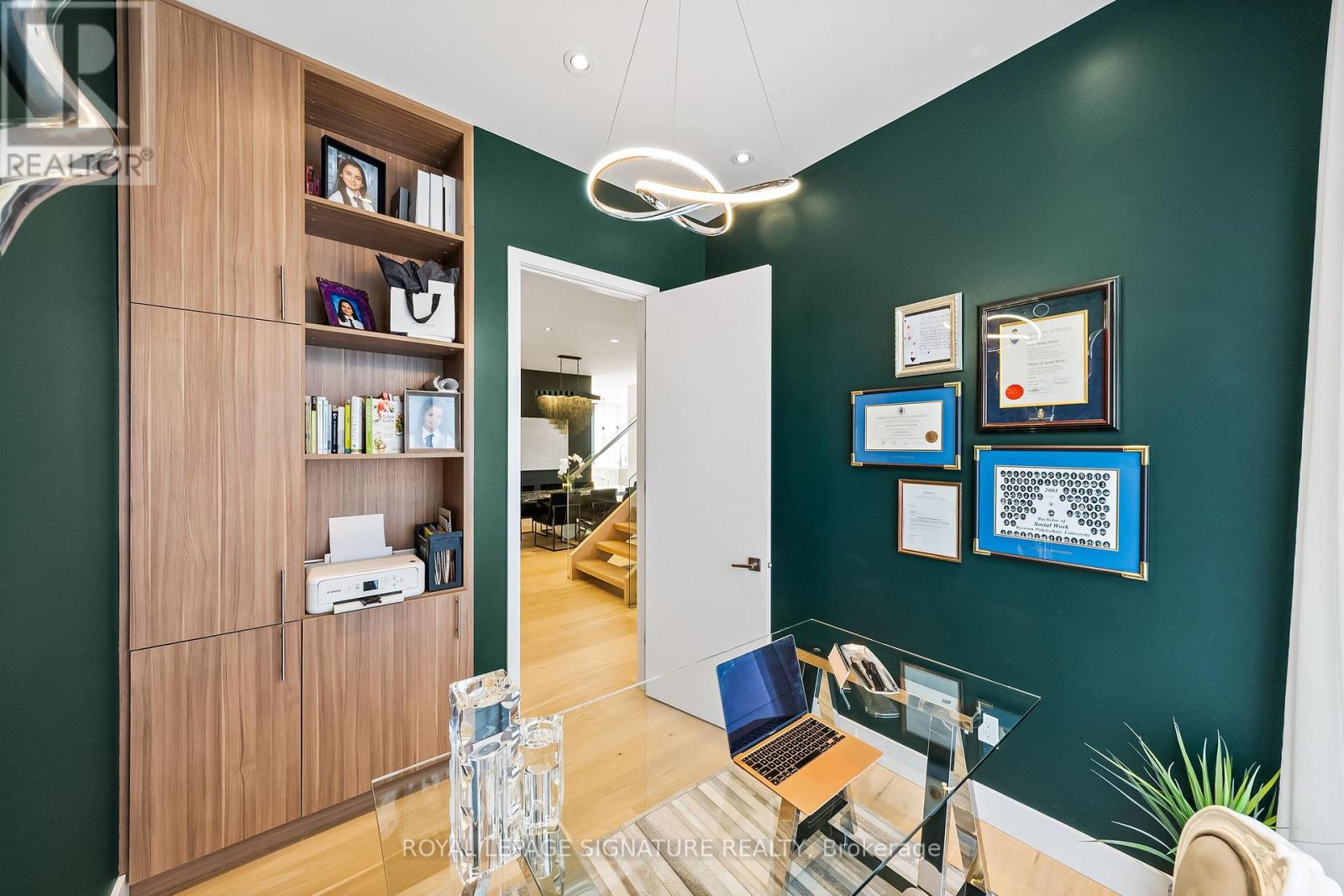 17 Nesbitt Drive, Toronto, Ontario  M4W 2G2 - Photo 9 - C12677234