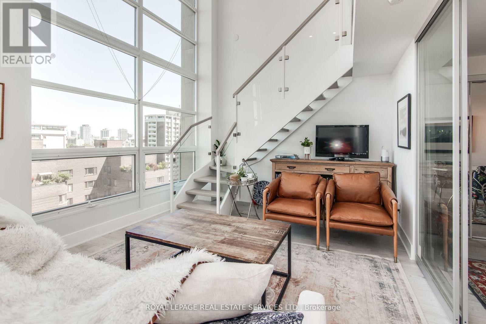 906 - 111 St Clair Avenue W, Toronto, Ontario  M4V 1N5 - Photo 2 - C12677270