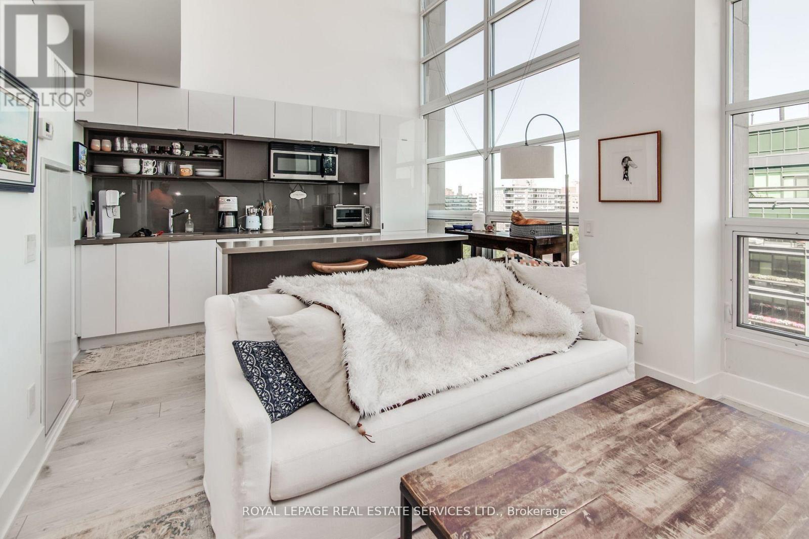 906 - 111 St Clair Avenue W, Toronto, Ontario  M4V 1N5 - Photo 4 - C12677270