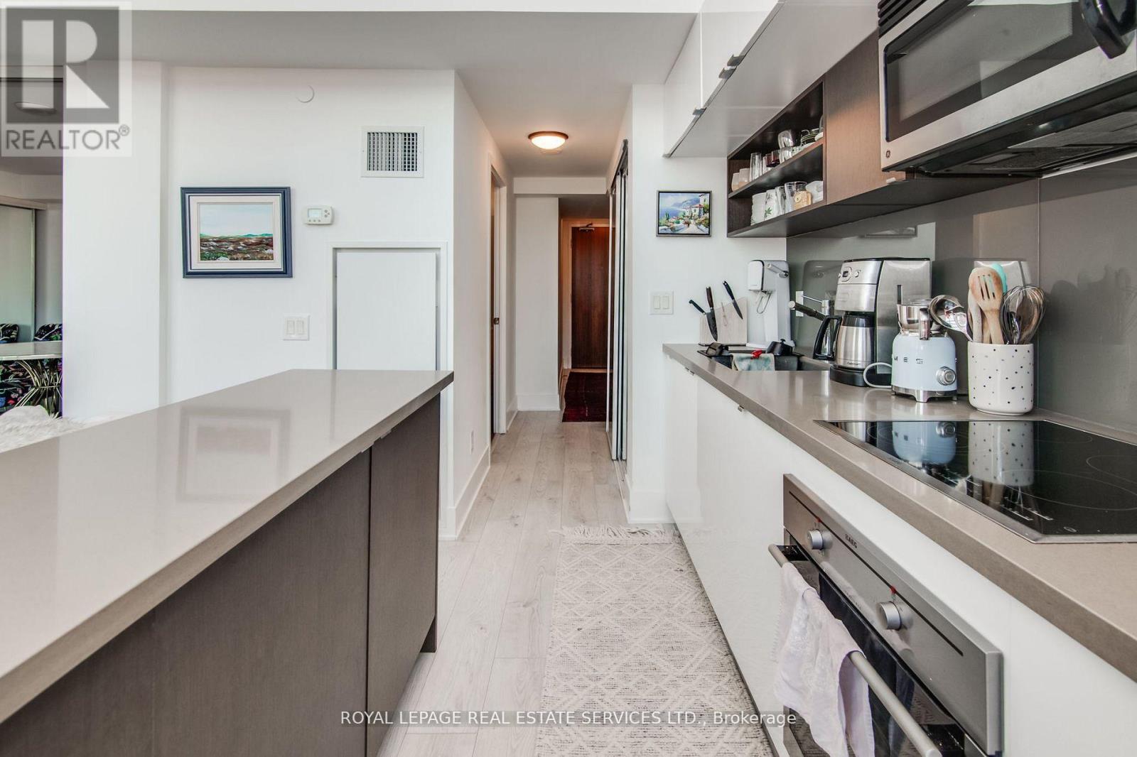 906 - 111 St Clair Avenue W, Toronto, Ontario  M4V 1N5 - Photo 9 - C12677270