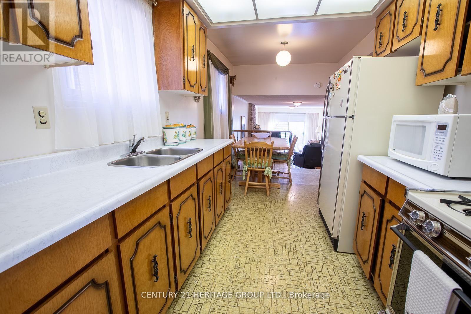 237 Apache Trail, Toronto, Ontario  M2H 2W3 - Photo 12 - C12677286