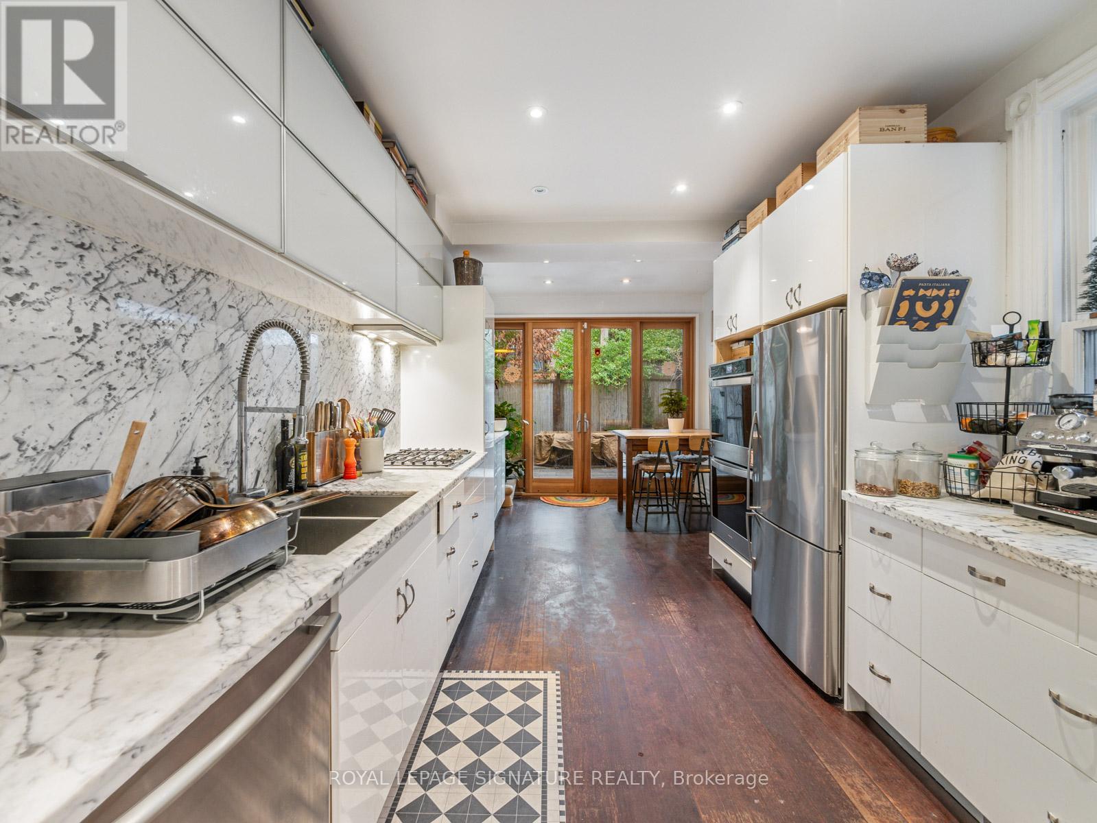 14 Tranby Avenue, Toronto, Ontario  M5R 1N5 - Photo 11 - C12677370