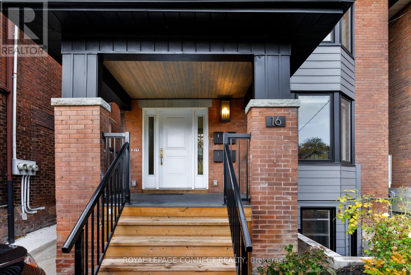 16 Rosemount Avenue, Toronto, Ontario  M6H 2M1 - Photo 3 - C12677398