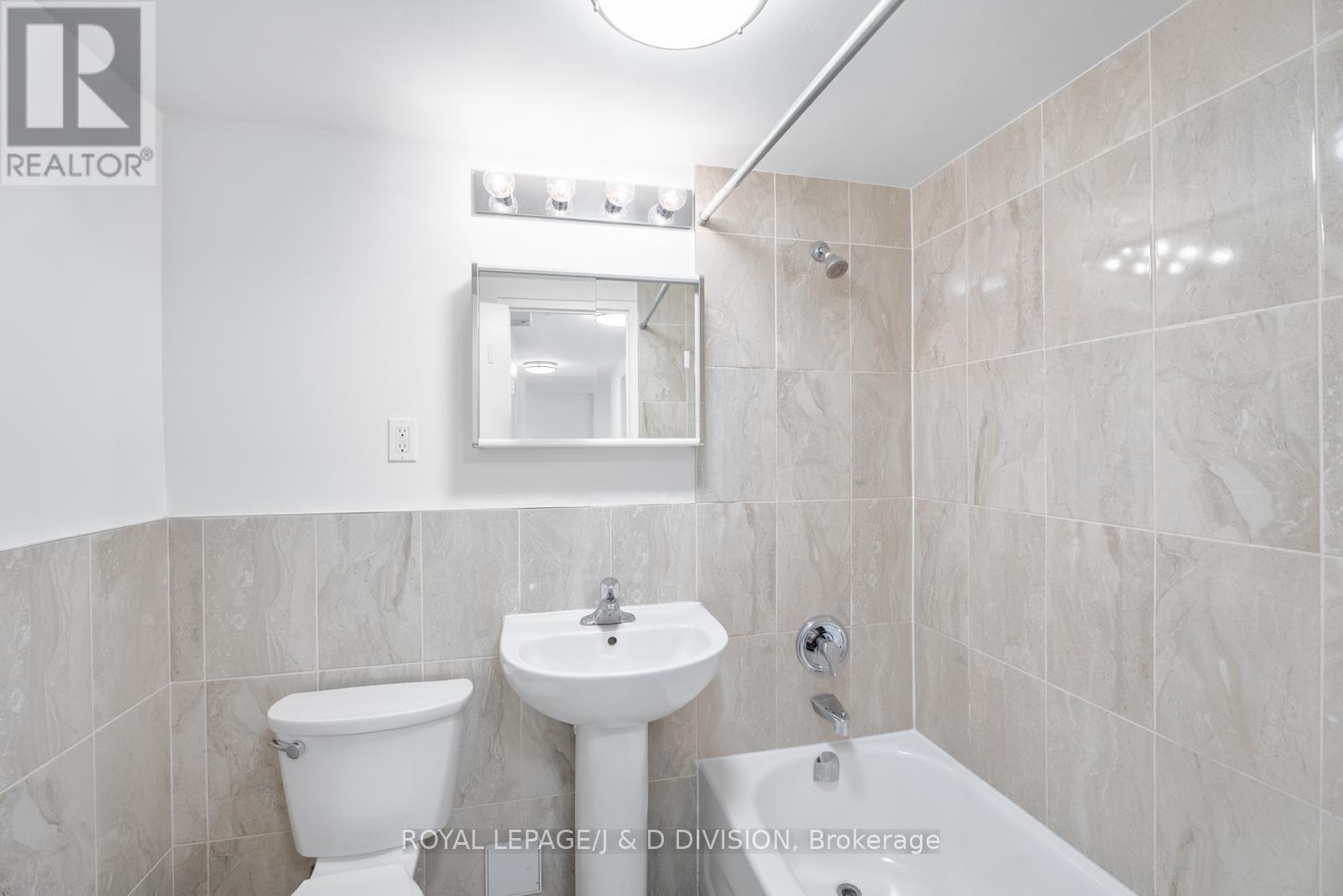 1002 - 484 Avenue Road, Toronto, Ontario  M4V 2J5 - Photo 18 - C12677404