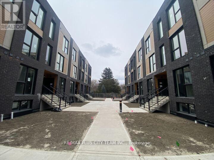 Blka#16 - 176 Clonmore Drive, Toronto, Ontario  M1N 0B9 - Photo 2 - E12677250