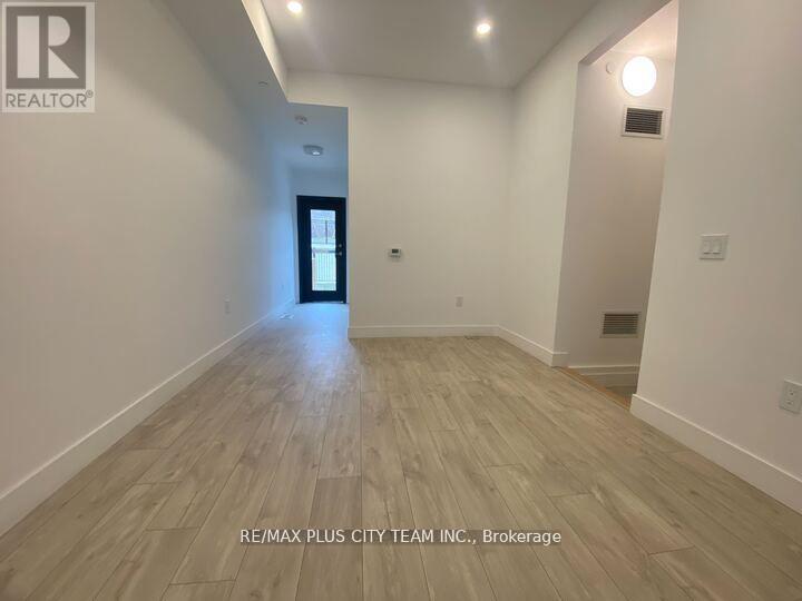 Blka#16 - 176 Clonmore Drive, Toronto, Ontario  M1N 0B9 - Photo 4 - E12677250