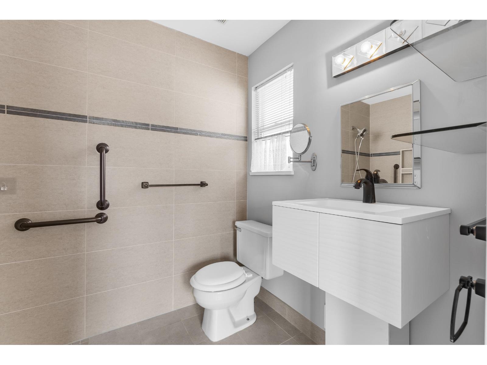 34654 7 Avenue, Abbotsford, British Columbia  V2S 8C4 - Photo 14 - R3077086