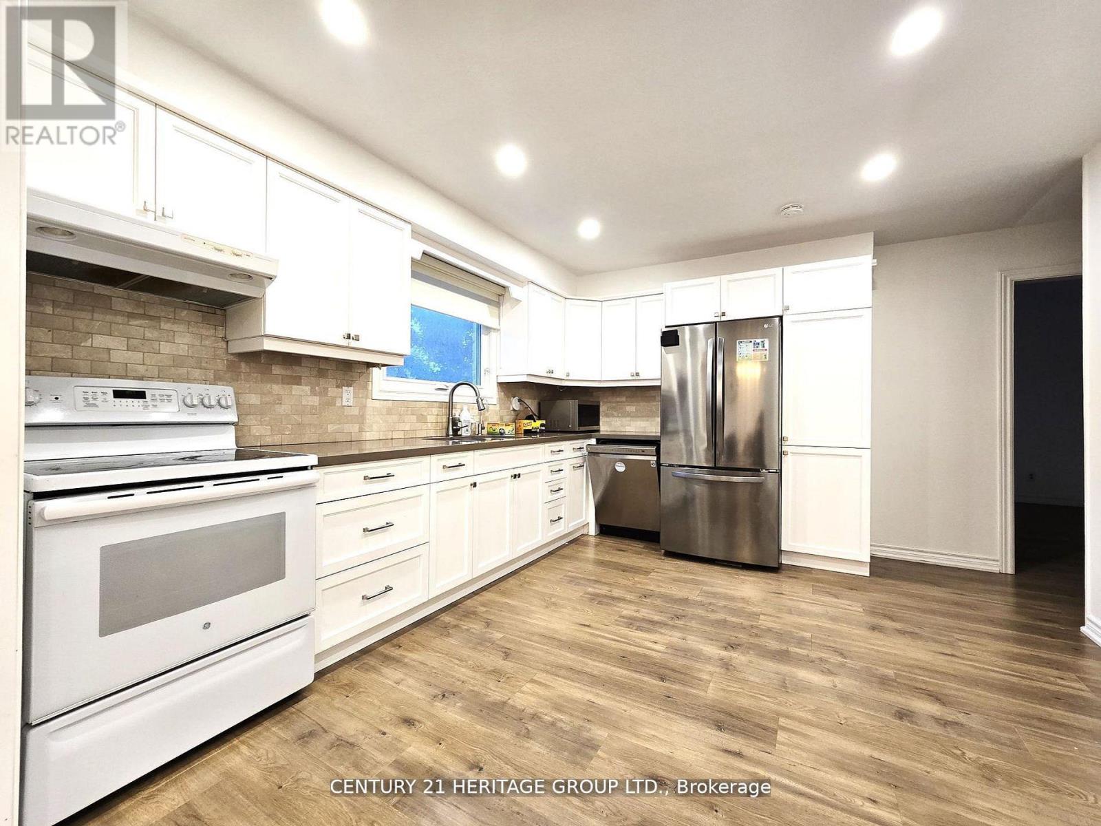 897 Caldwell Street, Newmarket, Ontario  L3Y 5R8 - Photo 9 - N12677256