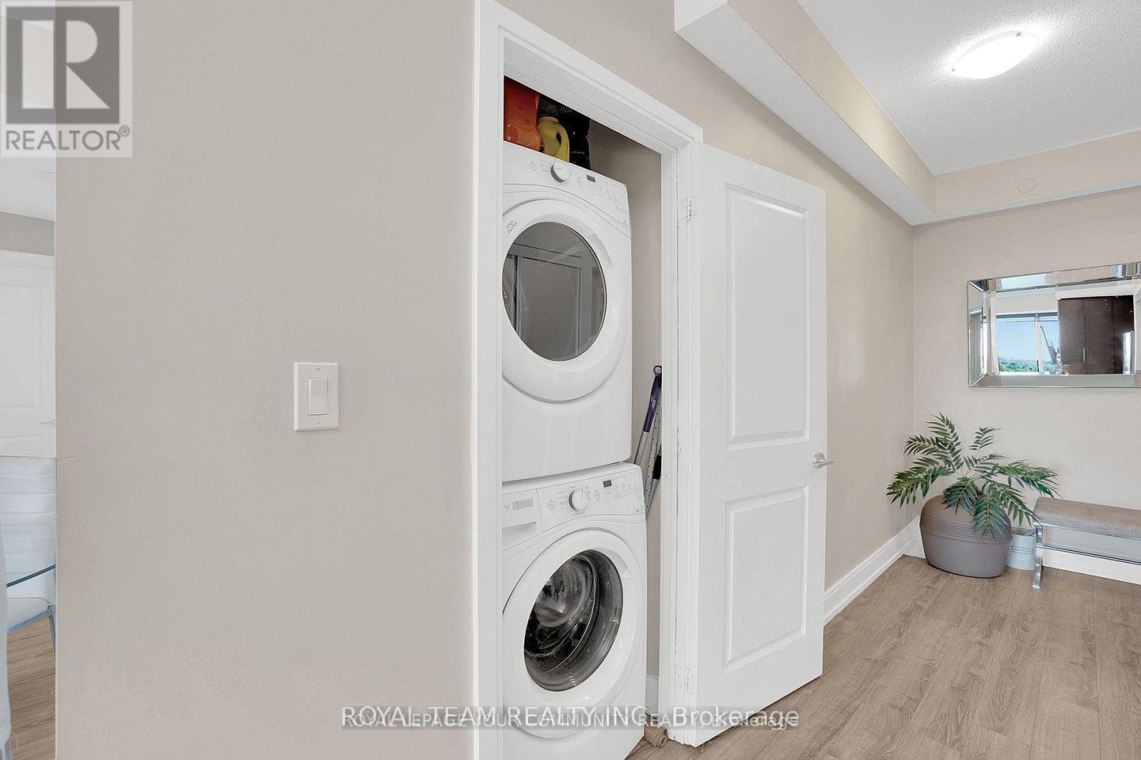 1108 - 9600 Yonge Street, Richmond Hill, Ontario  L4C 1V6 - Photo 11 - N12677366