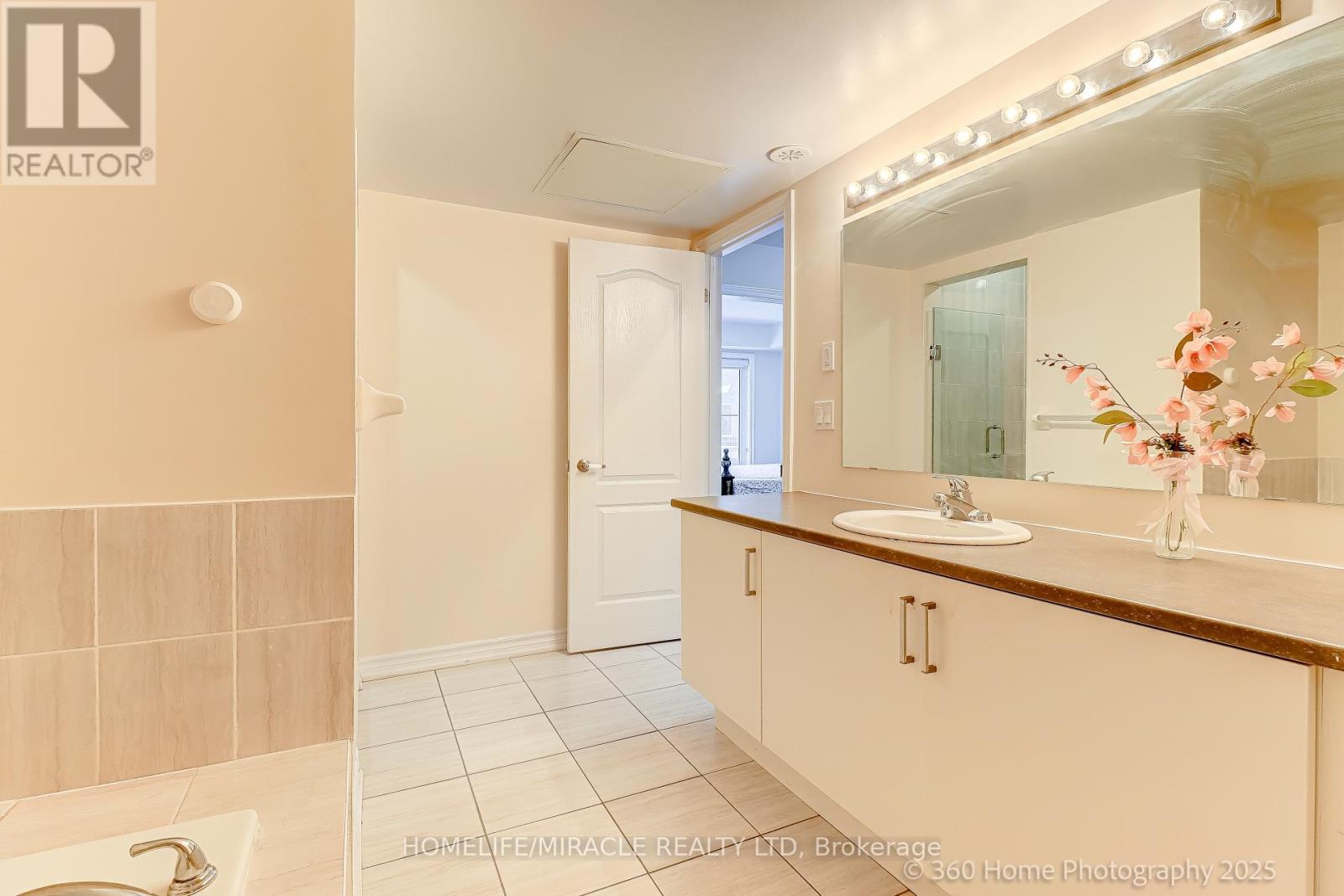 33 - 181 Parktree Drive, Vaughan, Ontario  L6A 5B1 - Photo 18 - N12677396