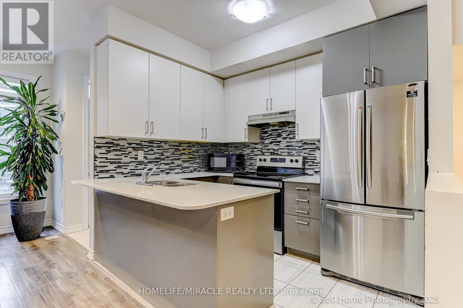 33 - 181 Parktree Drive, Vaughan, Ontario  L6A 5B1 - Photo 5 - N12677396