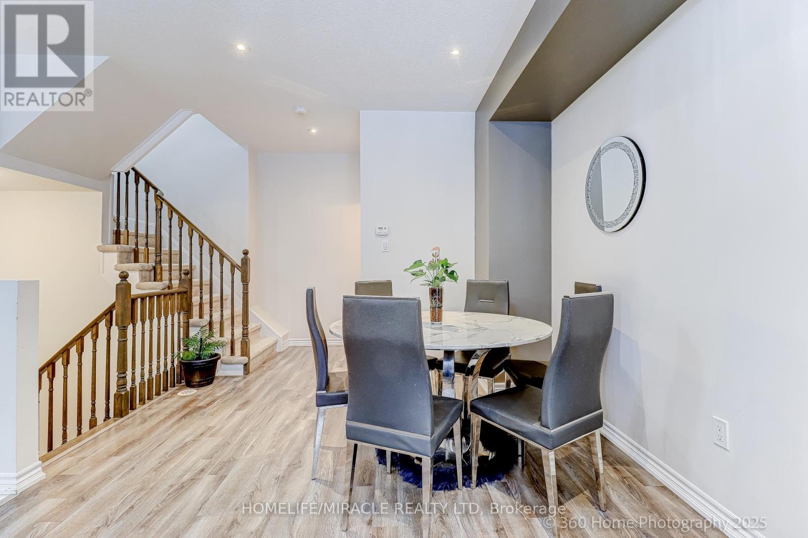 33 - 181 Parktree Drive, Vaughan, Ontario  L6A 5B1 - Photo 9 - N12677396