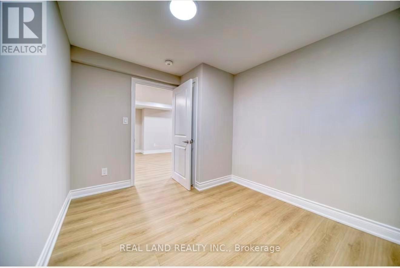 Main - 82 Oxford Street, Richmond Hill (Mill Pond), Ontario  L4C 4L5 - Photo 2 - N12677406