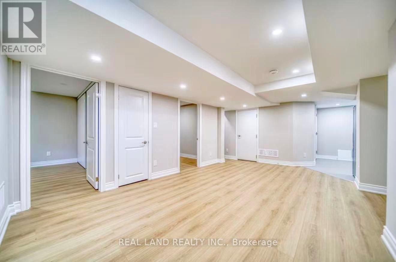 Main - 82 Oxford Street, Richmond Hill (Mill Pond), Ontario  L4C 4L5 - Photo 3 - N12677406