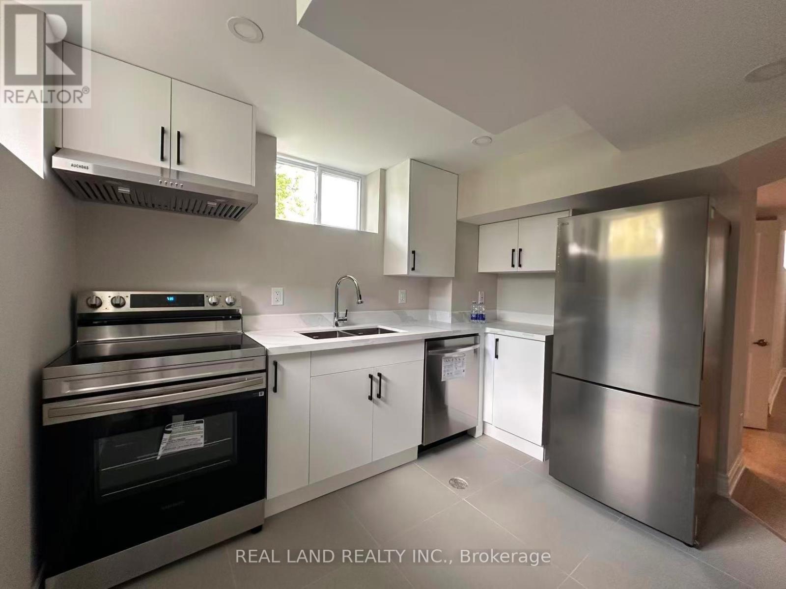 Main - 82 Oxford Street, Richmond Hill (Mill Pond), Ontario  L4C 4L5 - Photo 5 - N12677406