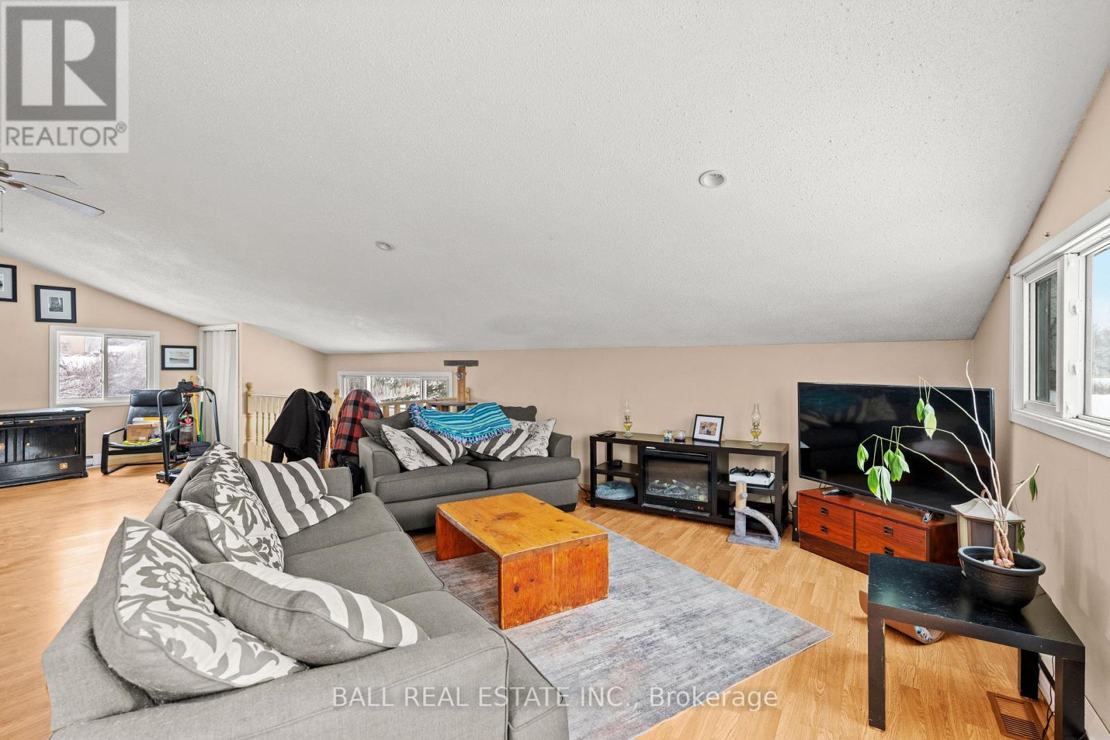 1416 Fleetwood Road, Kawartha Lakes, Ontario  L0A 1A0 - Photo 37 - X12675412