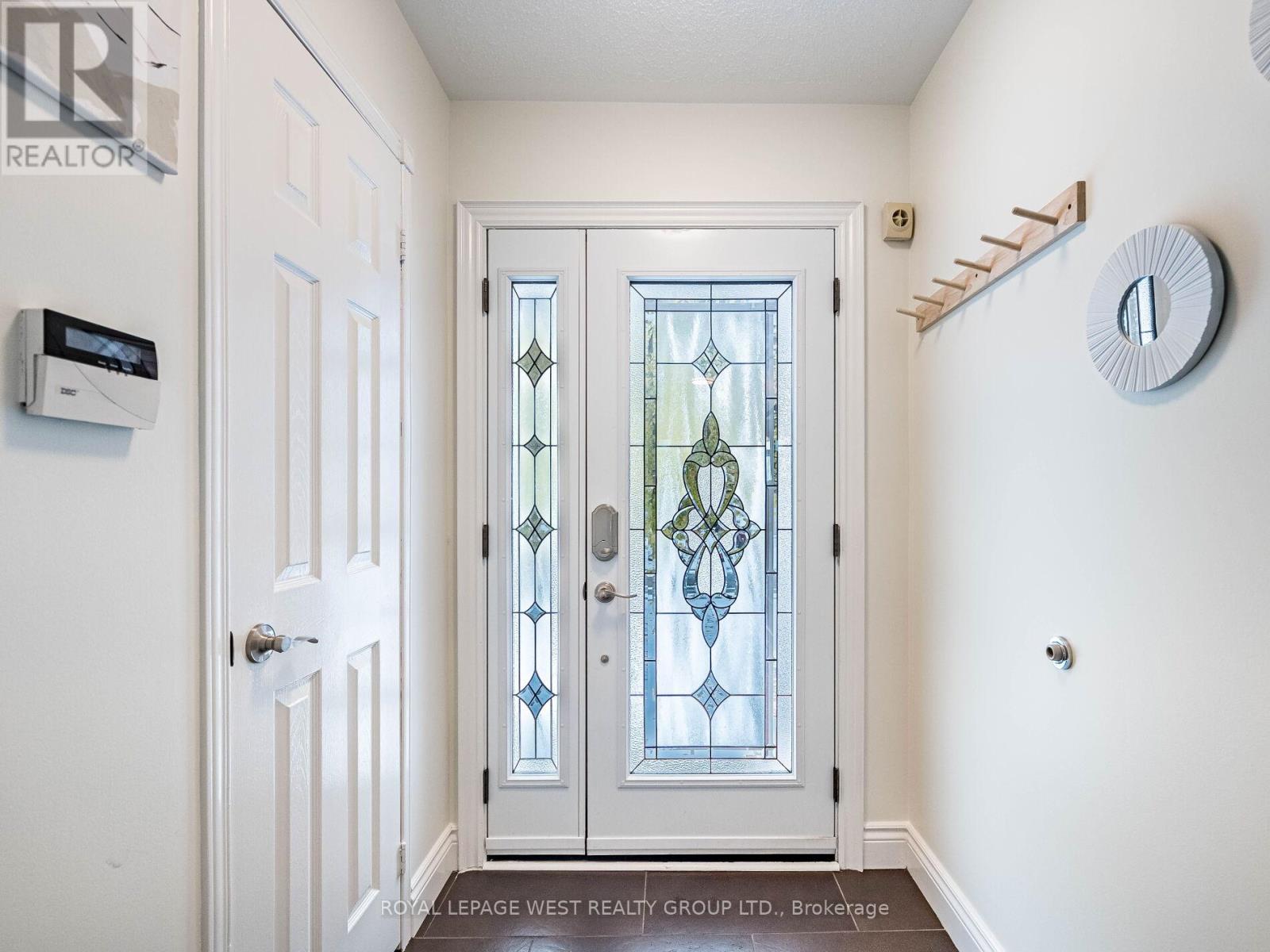 52 Long Island Crescent, Toronto, Ontario  M1C 5E4 - Photo 4 - E12664936