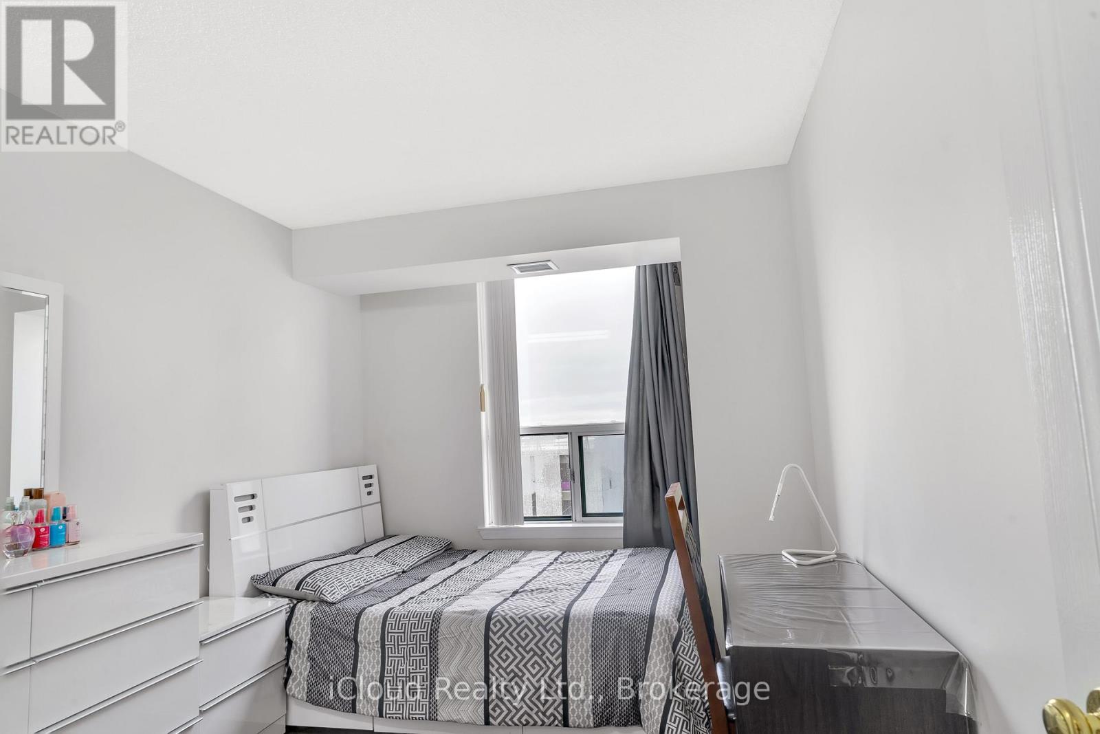 903 - 135 Hillcrest Avenue, Mississauga, Ontario  L5B 4B1 - Photo 24 - W12673604