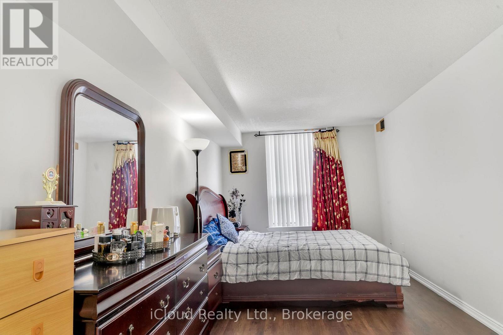 903 - 135 Hillcrest Avenue, Mississauga, Ontario  L5B 4B1 - Photo 30 - W12673604