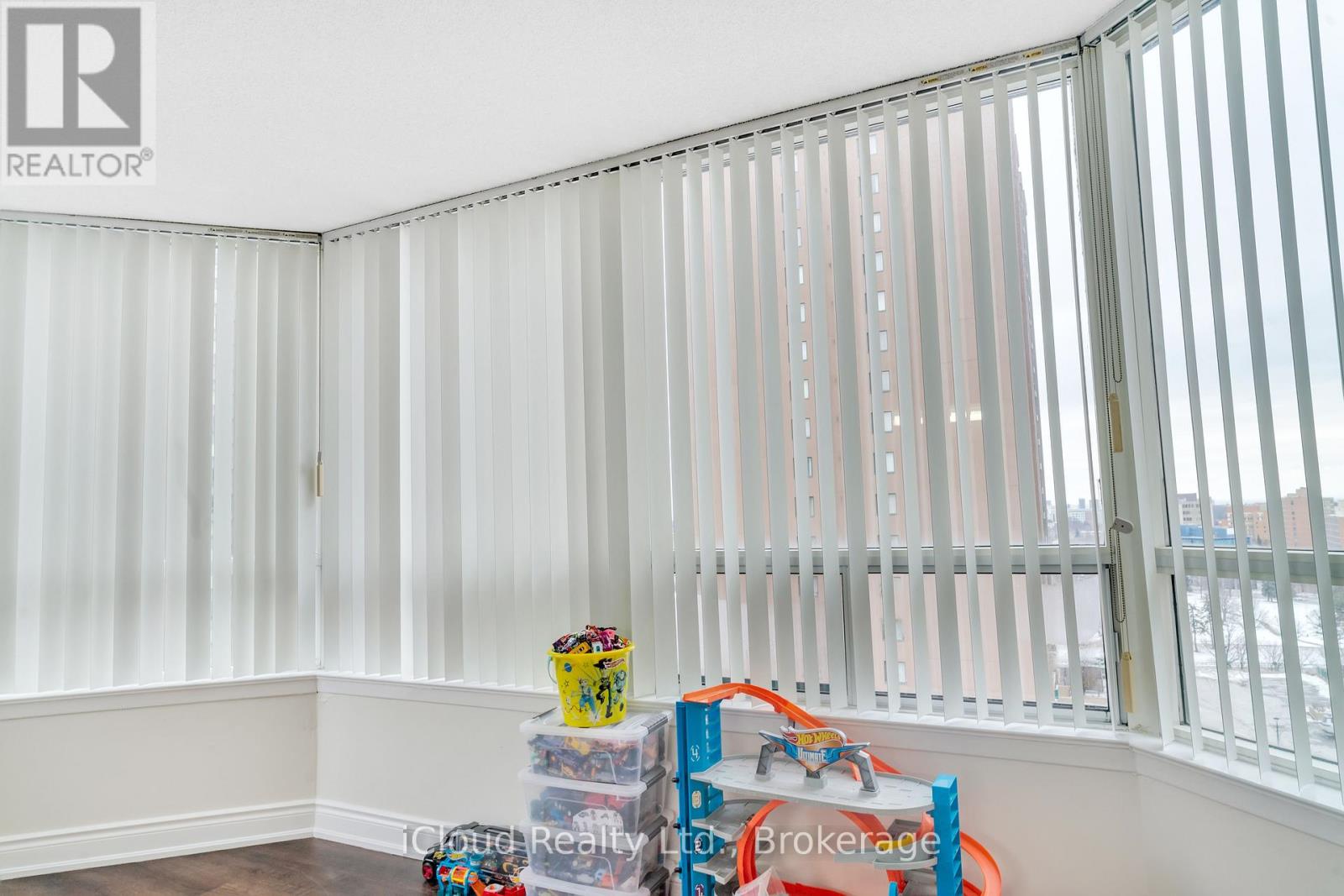 903 - 135 Hillcrest Avenue, Mississauga, Ontario  L5B 4B1 - Photo 40 - W12673604