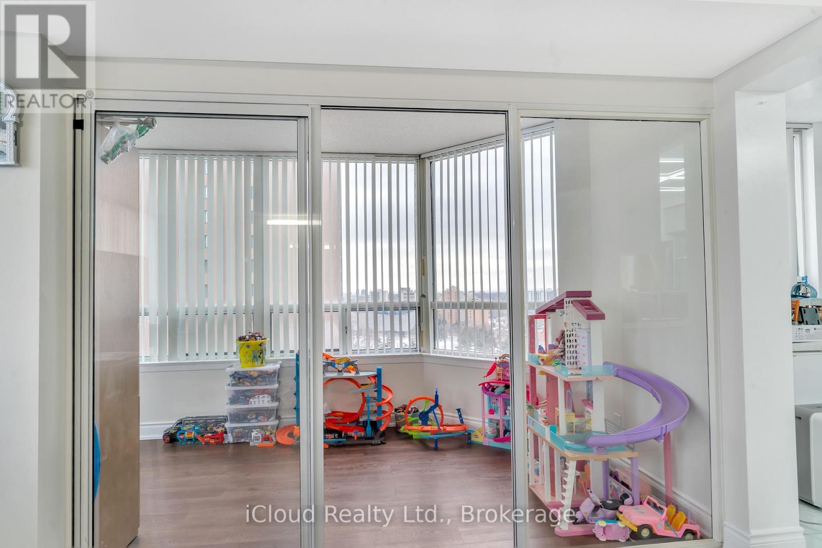 903 - 135 Hillcrest Avenue, Mississauga, Ontario  L5B 4B1 - Photo 41 - W12673604