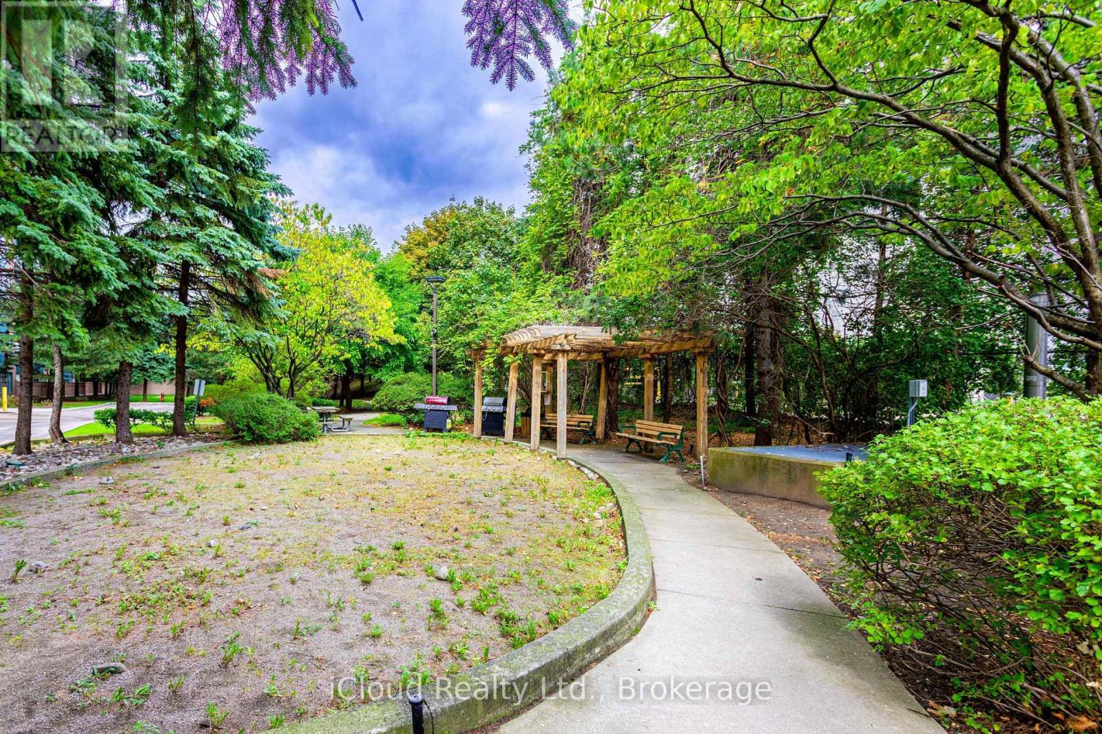 903 - 135 Hillcrest Avenue, Mississauga, Ontario  L5B 4B1 - Photo 5 - W12673604