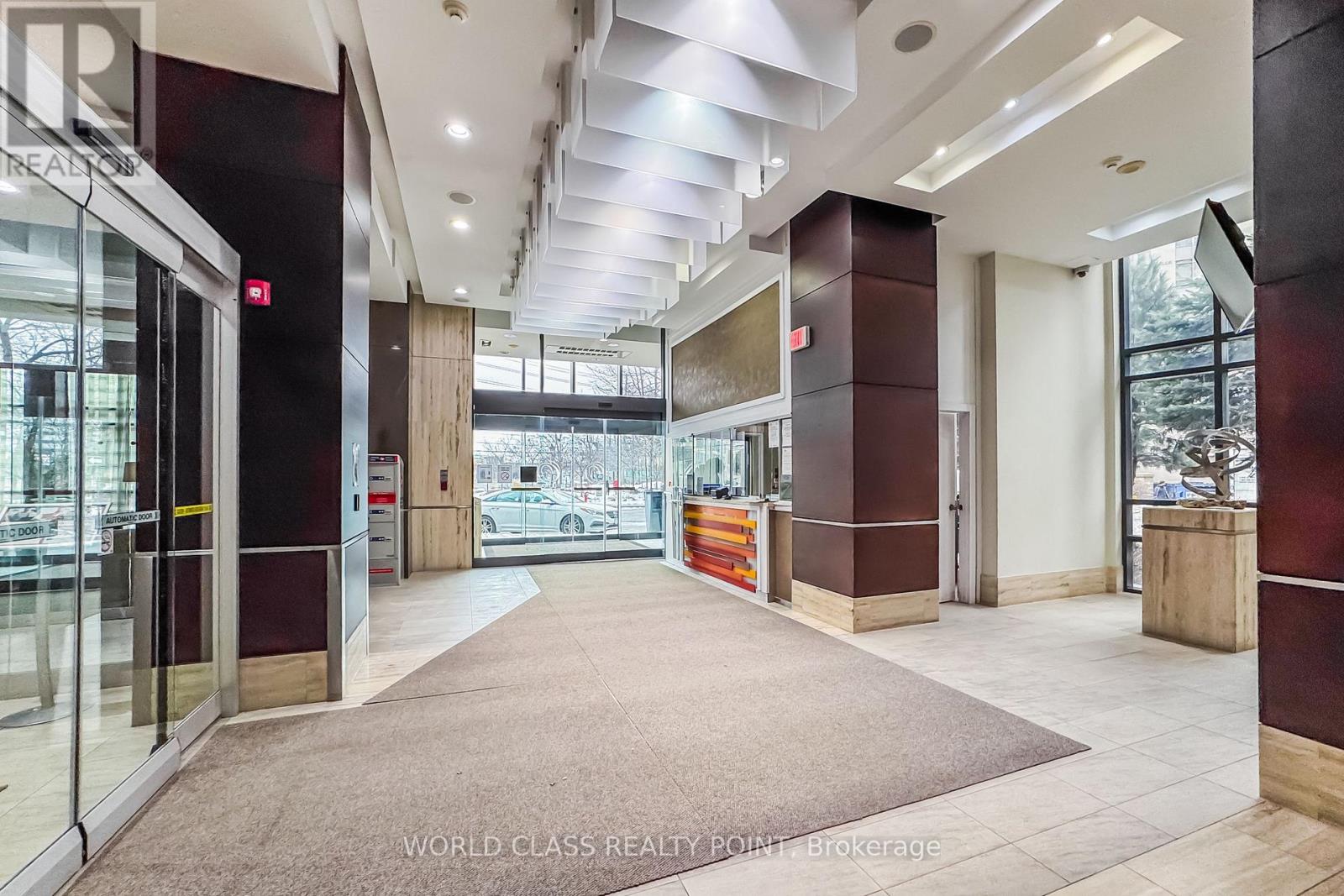 1402 - 330 Burnhamthorpe Road W, Mississauga, Ontario  L5B 0E1 - Photo 2 - W12677206