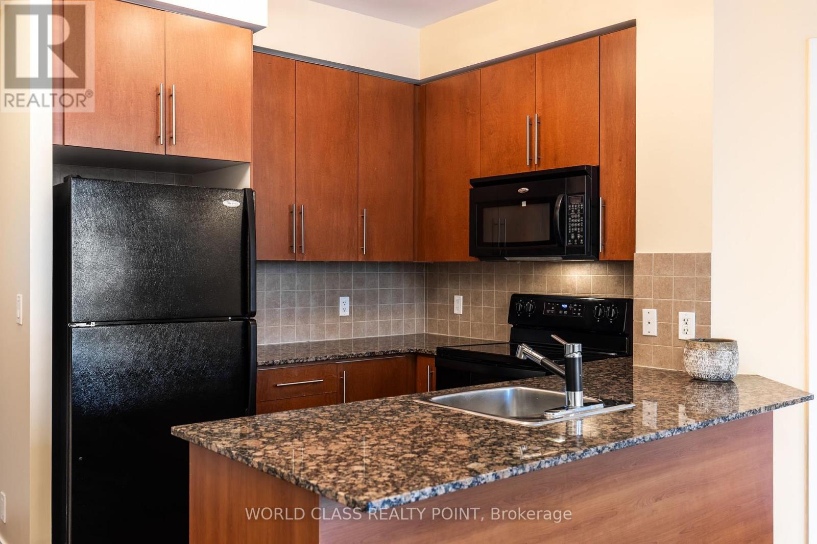 1402 - 330 Burnhamthorpe Road W, Mississauga, Ontario  L5B 0E1 - Photo 6 - W12677206