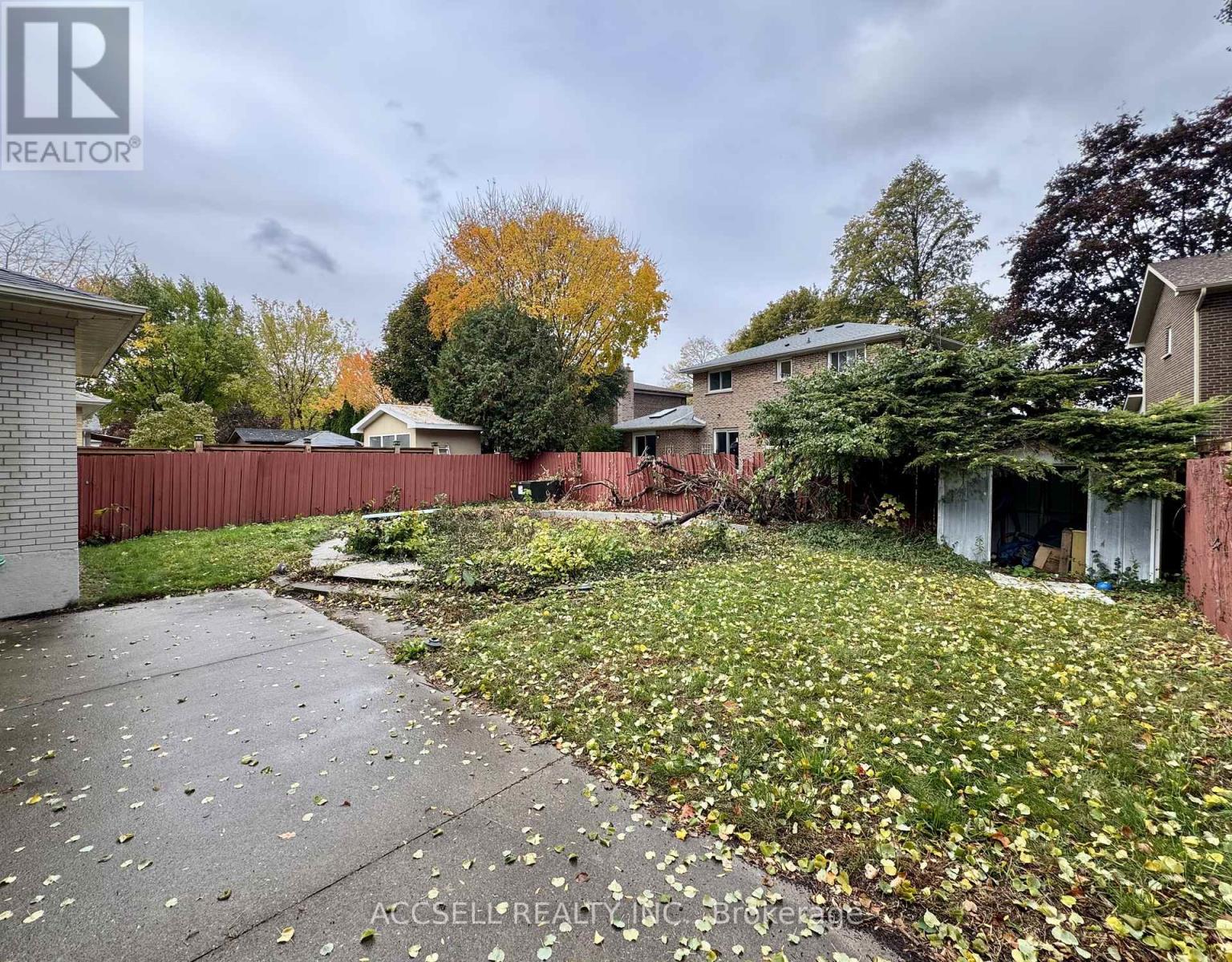 403 Chantenay Drive, Mississauga, Ontario  L5A 1E9 - Photo 12 - W12677216