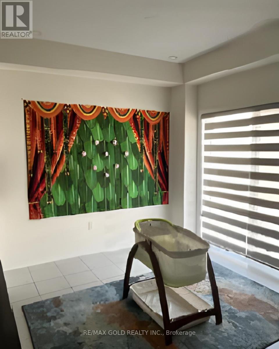 3943 Koenig Road, Burlington, Ontario  L7M 0Z8 - Photo 8 - W12677220