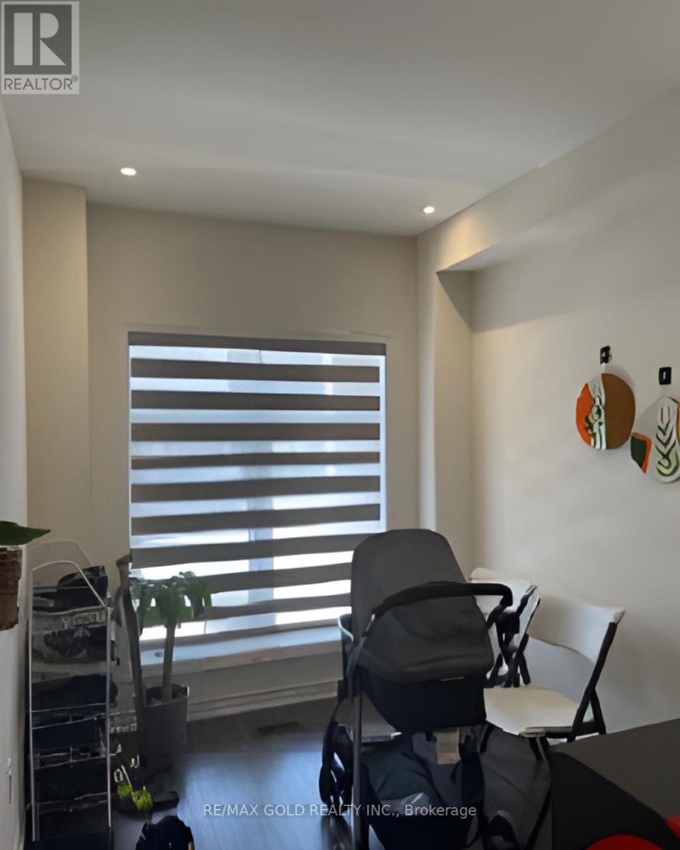 3943 Koenig Road, Burlington, Ontario  L7M 0Z8 - Photo 9 - W12677220