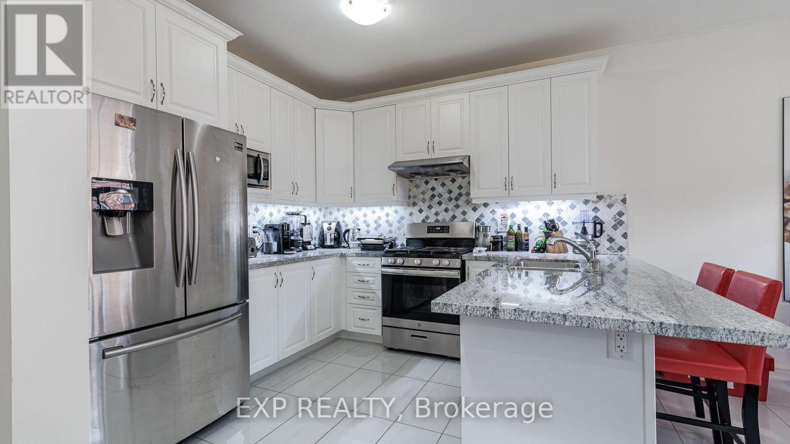 12 Dale Meadows Road N, Brampton, Ontario  L7A 0B7 - Photo 11 - W12677226