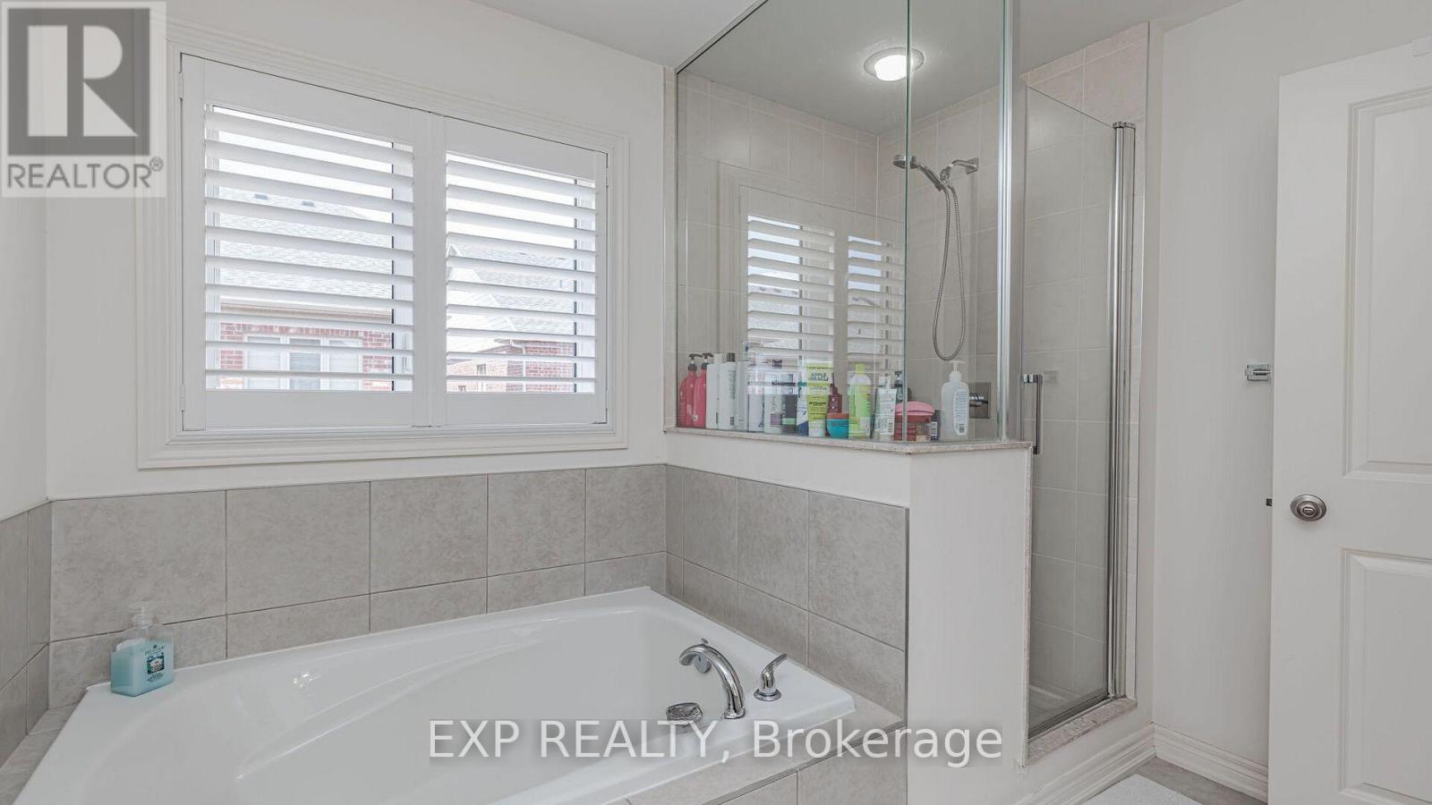 12 Dale Meadows Road N, Brampton, Ontario  L7A 0B7 - Photo 22 - W12677226