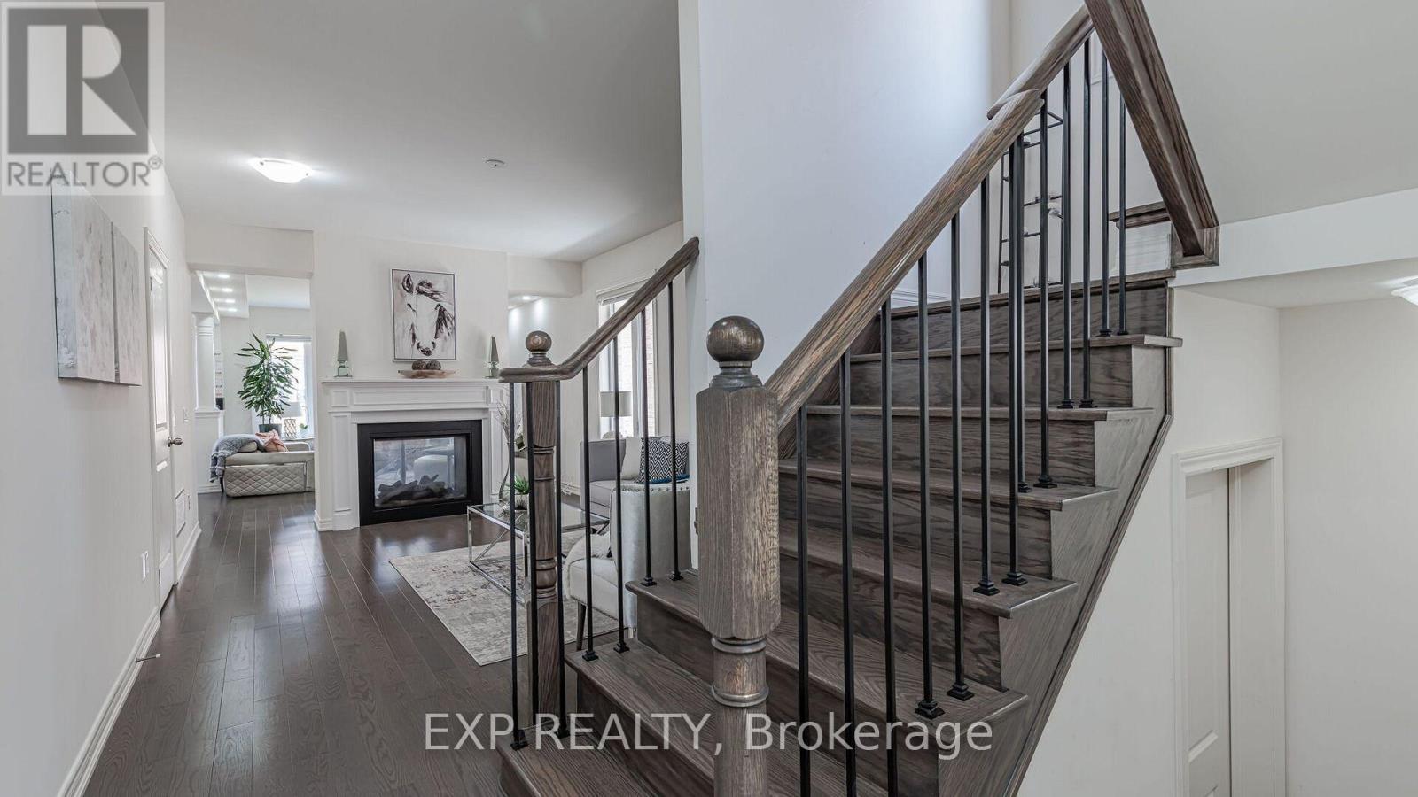 12 Dale Meadows Road N, Brampton, Ontario  L7A 0B7 - Photo 3 - W12677226