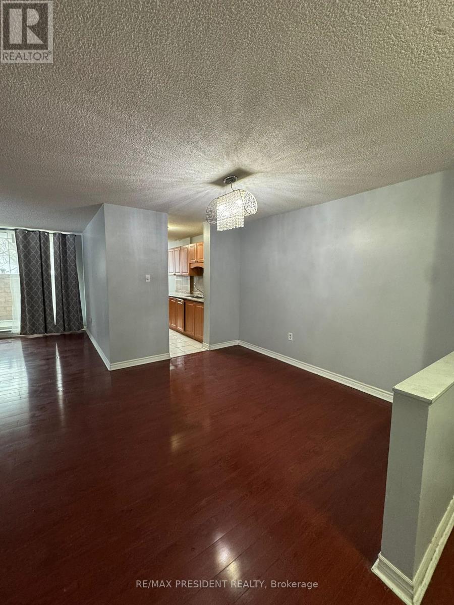 101 - 21 Knightsbridge Road, Brampton, Ontario  L6T 3Y1 - Photo 2 - W12677246