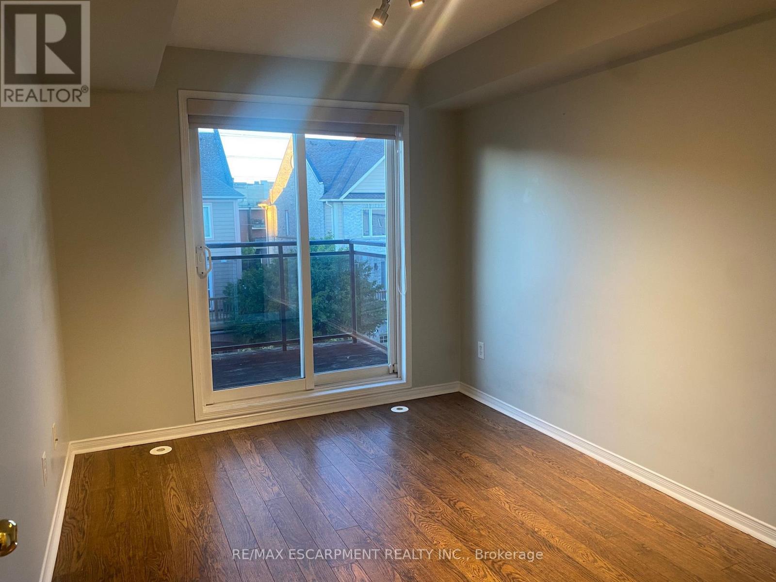 274 - 4975 Southampton Drive, Mississauga, Ontario  L5M 8E4 - Photo 10 - W12677264