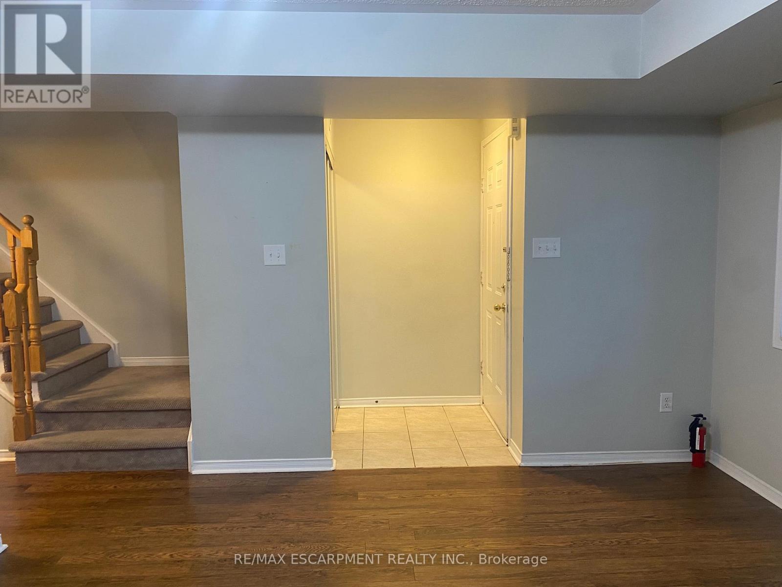 274 - 4975 Southampton Drive, Mississauga, Ontario  L5M 8E4 - Photo 2 - W12677264